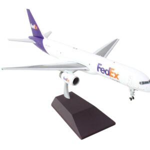 Boeing 757-200F Commercial Aircraft “FedEx (Federal Express)” (N921FD) White with Purple Tail “Gemini 200” Series 1/200 Diecast Model Airplane by GeminiJets