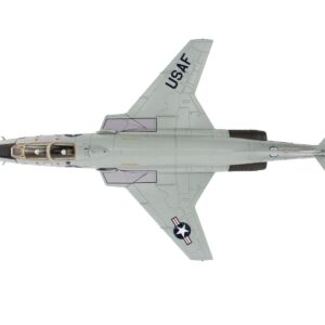 McDonnell RF-101B Voodoo Fighter Aircraft “The Happy Hooligans” (1975) United States Air Force “Air Power Series” 1/72 Diecast Model by Hobby Master