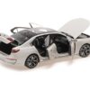 BMW i7 White Metallic 1/18 Diecast Model Car by Minichamps