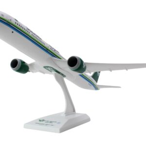 Boeing 787-10 Commercial Aircraft “Saudia Airlines” White with Green and Blue Stripes (Snap-Fit) 1/200 Plastic Model by Skymarks