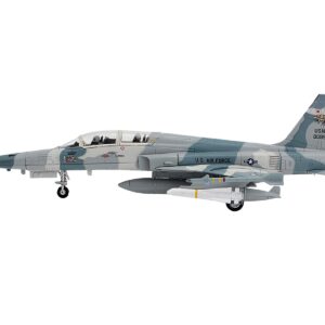 Northrop F-5F Tiger II Aircraft “58th Tactical Training Wing Williams Air Force Base” United States Air Force “Air Power Series” 1/72 Diecast Model by Hobby Master