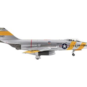 McDonnell RF-101C Voodoo Fighter Aircraft “363rd TRW Operation Sun Run” (1957) United States Air Force “Air Power Series” 1/72 Diecast Model by Hobby Master