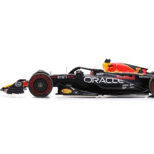 Red Bull Racing RB19 #1 Max Verstappen “Oracle” Winner Formula One F1 “British GP” (2023) with Pit Board and Acrylic Display Case 1/18 Model Car by Spark