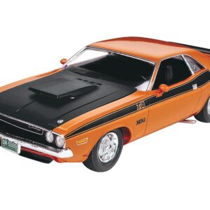 Level 4 Model Kit 1970 Dodge Challenger T/A “Streetburner” 2-in-1 Kit 1/24 Scale Model by Revell