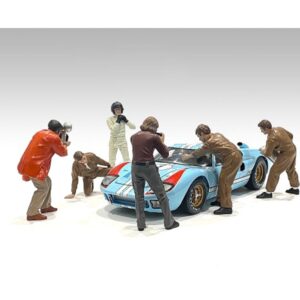 “Race Day 1” 6 piece Figurine Set for 1/18 Scale Models by American Diorama