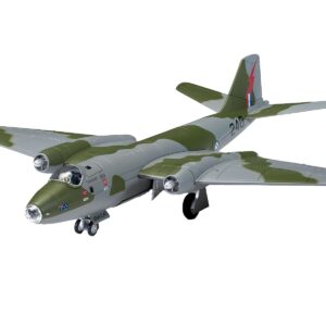 GAF Canberra Mk.20 Bomber Aircraft “A84-240 USAF 35th Tactical Fighter Wing Phan Rang Air Base Vietnam War” (1969) Royal Australian Air Force “The Aviation Archive” Series 1/72 Diecast Model by Corgi