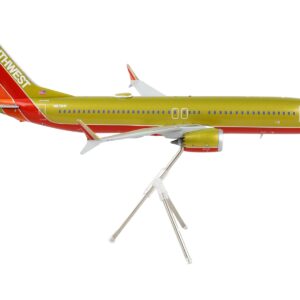 Boeing 737 MAX 8 Commercial Aircraft “Southwest Airlines” Gold and Red “Gemini 200” Series 1/200 Diecast Model Airplane by GeminiJets