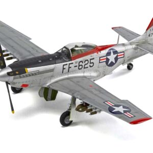 Level 2 Model Kit North American F-51D Mustang Fighter Aircraft with 3 Scheme Options 1/48 Plastic Model...